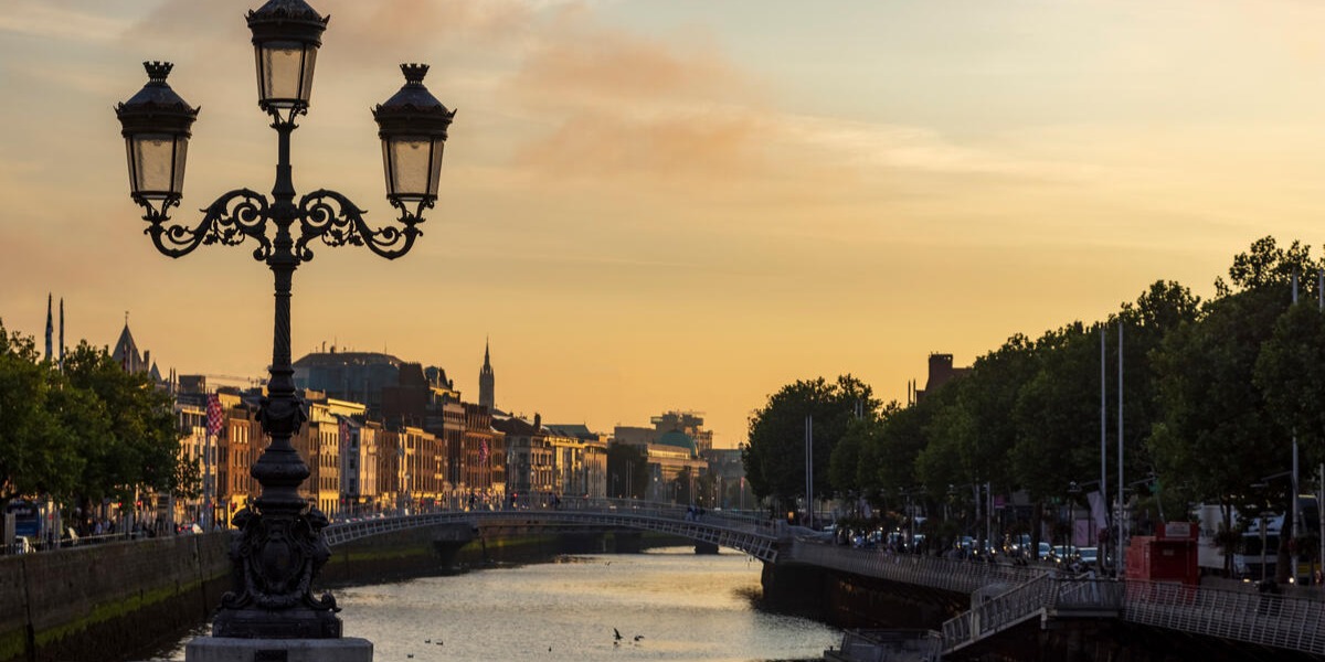 Oconnell bridge on the sunset. It's possible to see the Liffey and both sides of the river