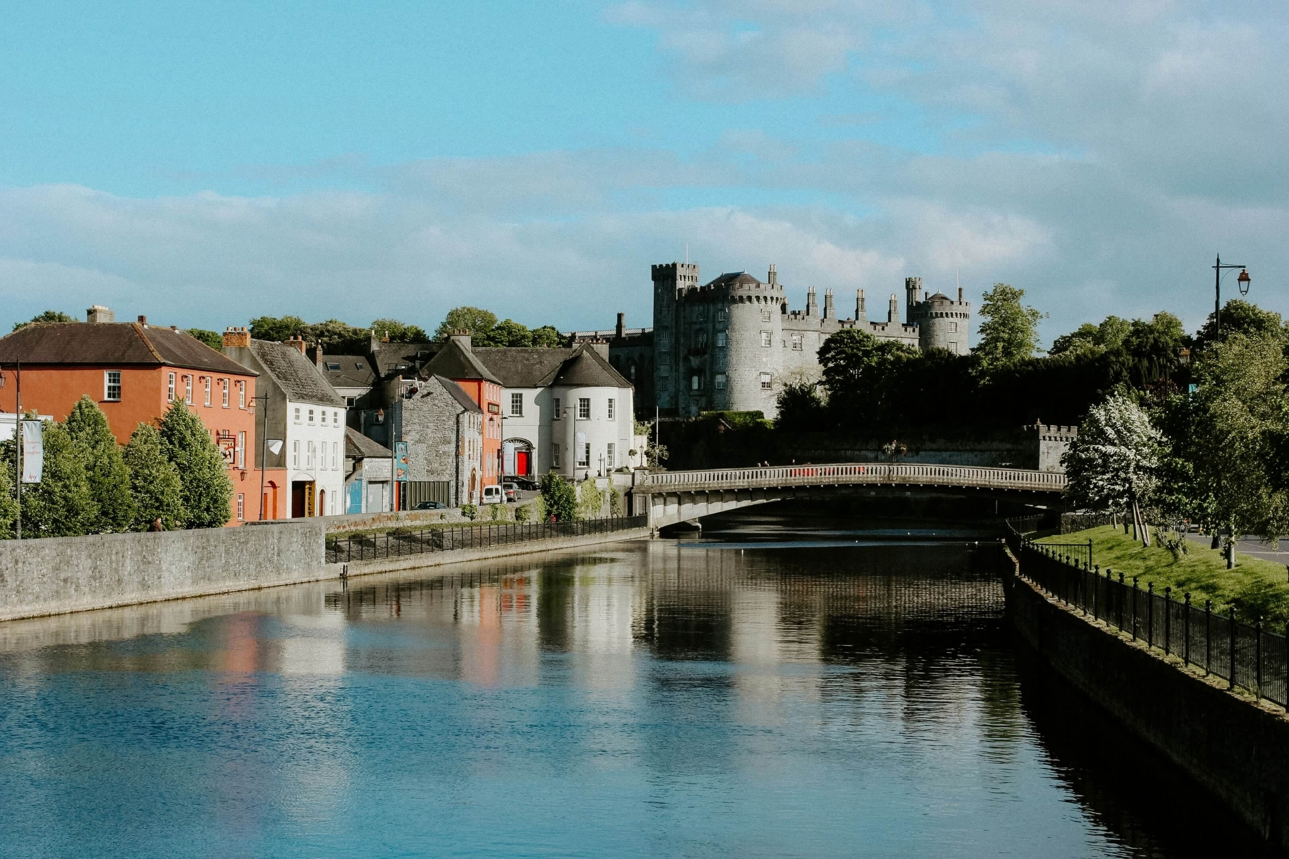 kilkenny-castle-river-nore-day-trip-dublin